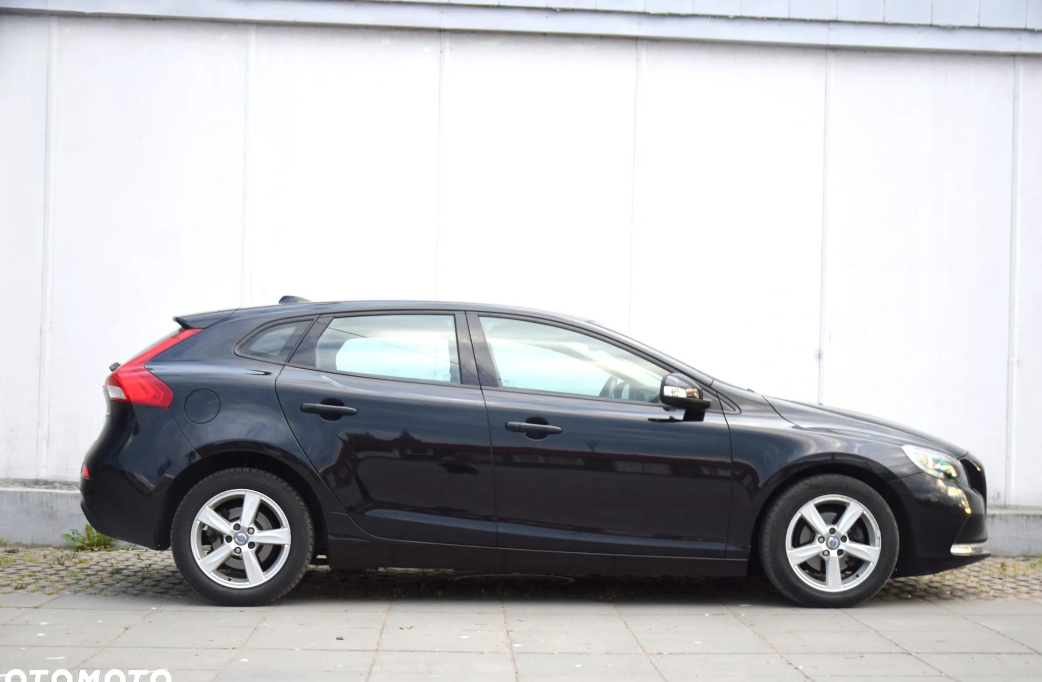 Volvo V40 cena 33700 przebieg: 206430, rok produkcji 2013 z Stryków małe 781